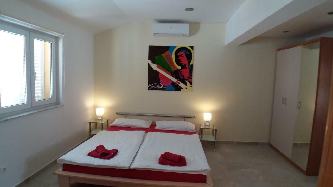 Apartments Baotic Vir Exterior photo