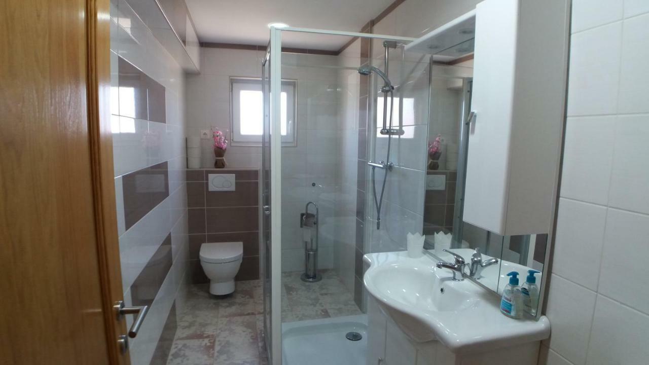 Apartments Baotic Vir Exterior photo