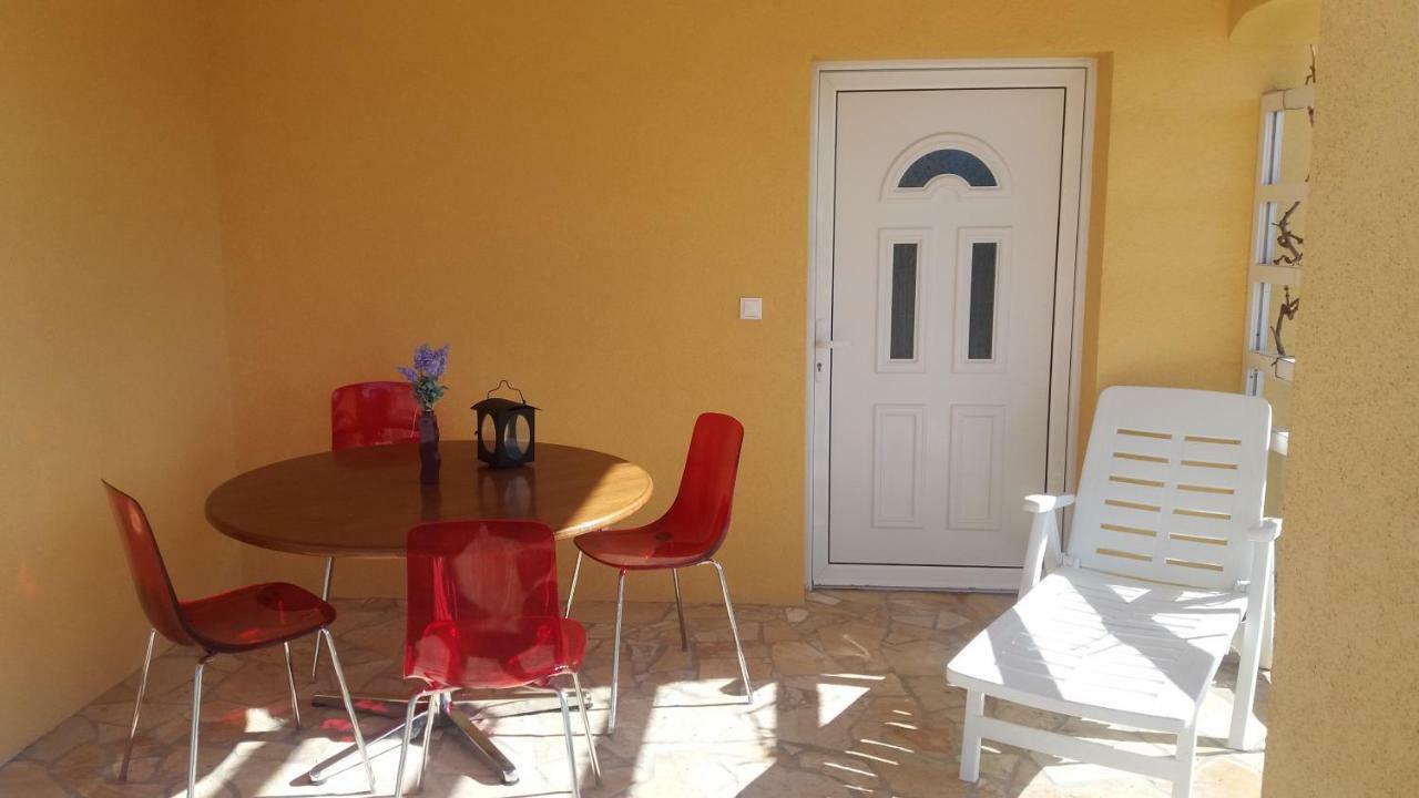 Apartments Baotic Vir Exterior photo
